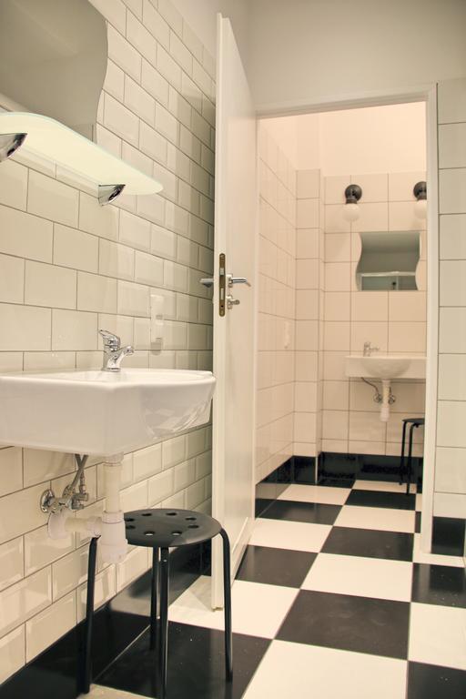 Grand Central Hostel Краков Экстерьер фото