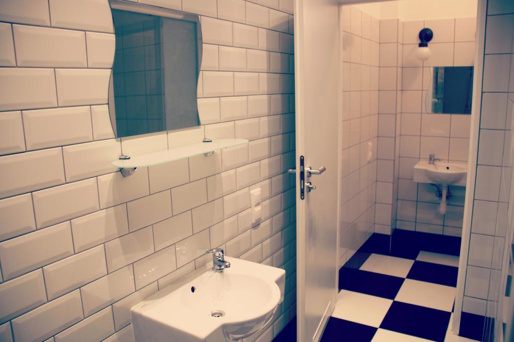 Grand Central Hostel Краков Экстерьер фото