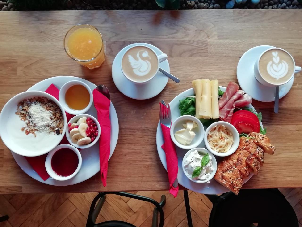 Grand Central Hostel Краков Экстерьер фото